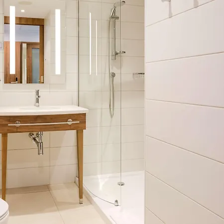 Hampton By Hilton Hotel 3*
