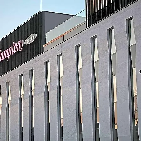 Hotel Hampton By Hilton 3*