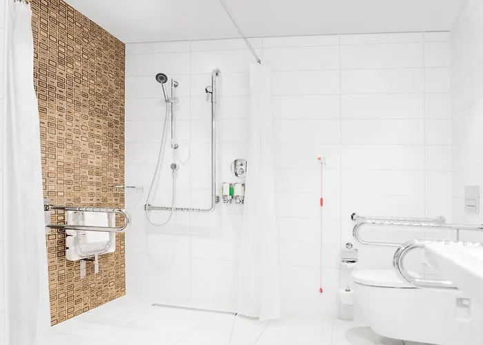 Hampton By Hilton 3*