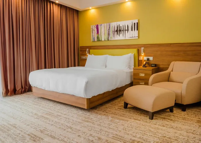 Hotel Hampton By Hilton 3*